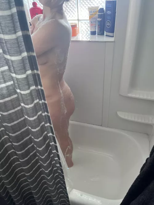 I see you peeking in on me 😜