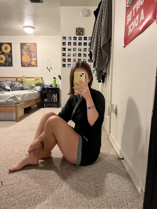 I think my robe is too short;)