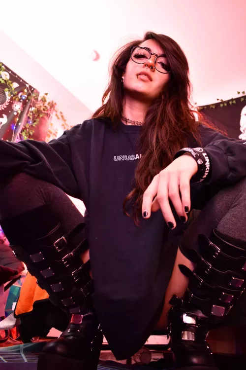 i want you on your knees for me, needy and begging to touch yourself