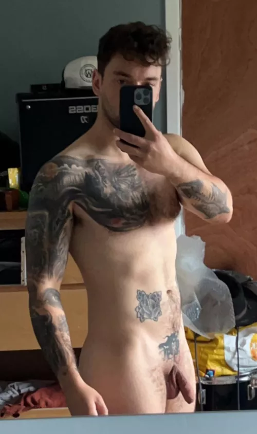 Ignore the room… I’ll mess up your guts instead