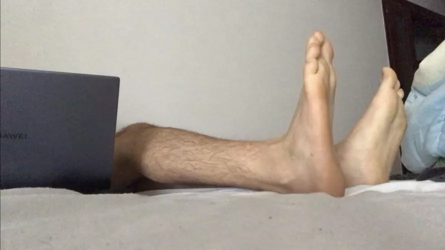 I’ll ignore you, but you have permission to drool over my feet while I stroke myself😋