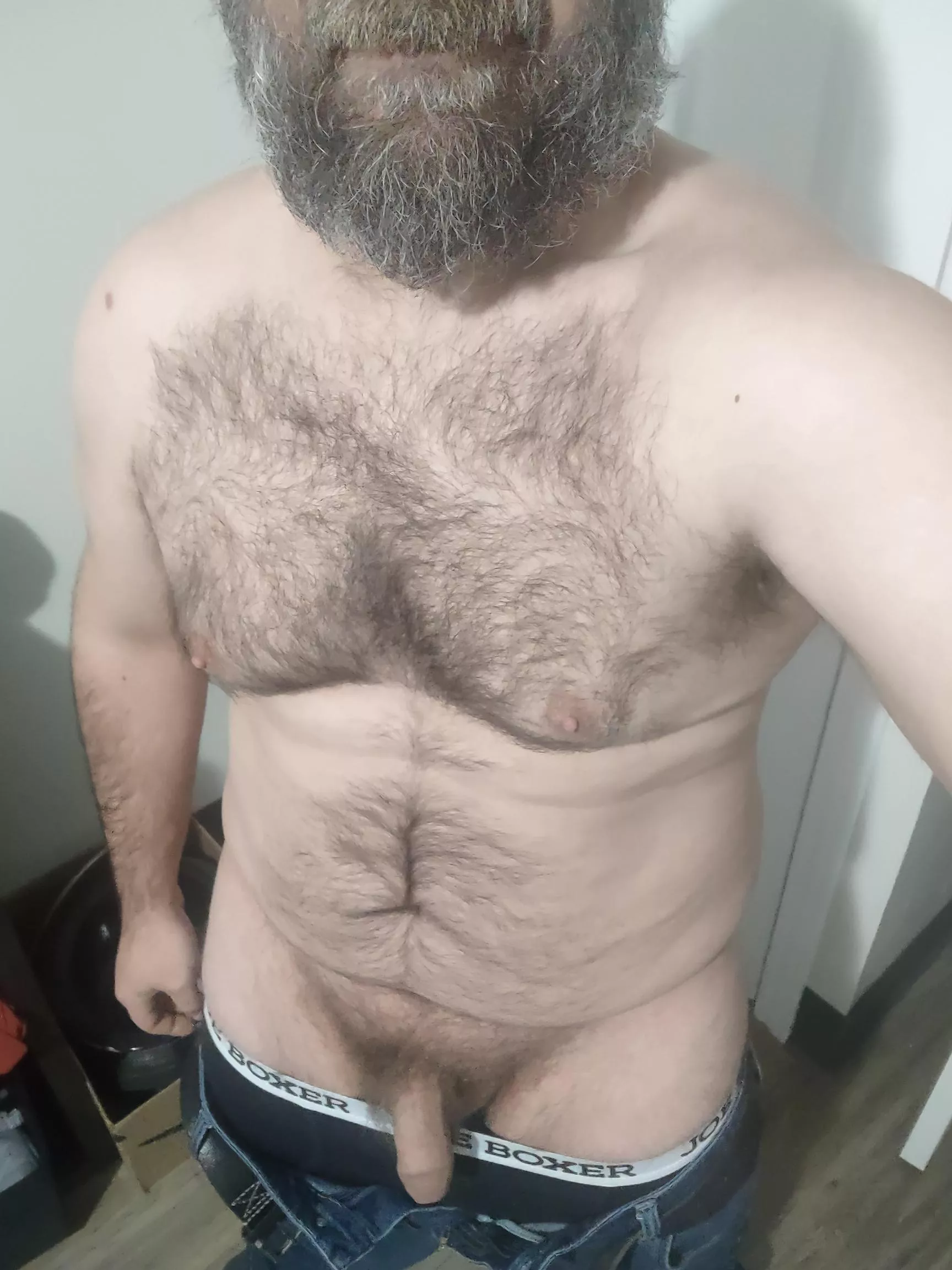 it's time to ditch the jeans 😏