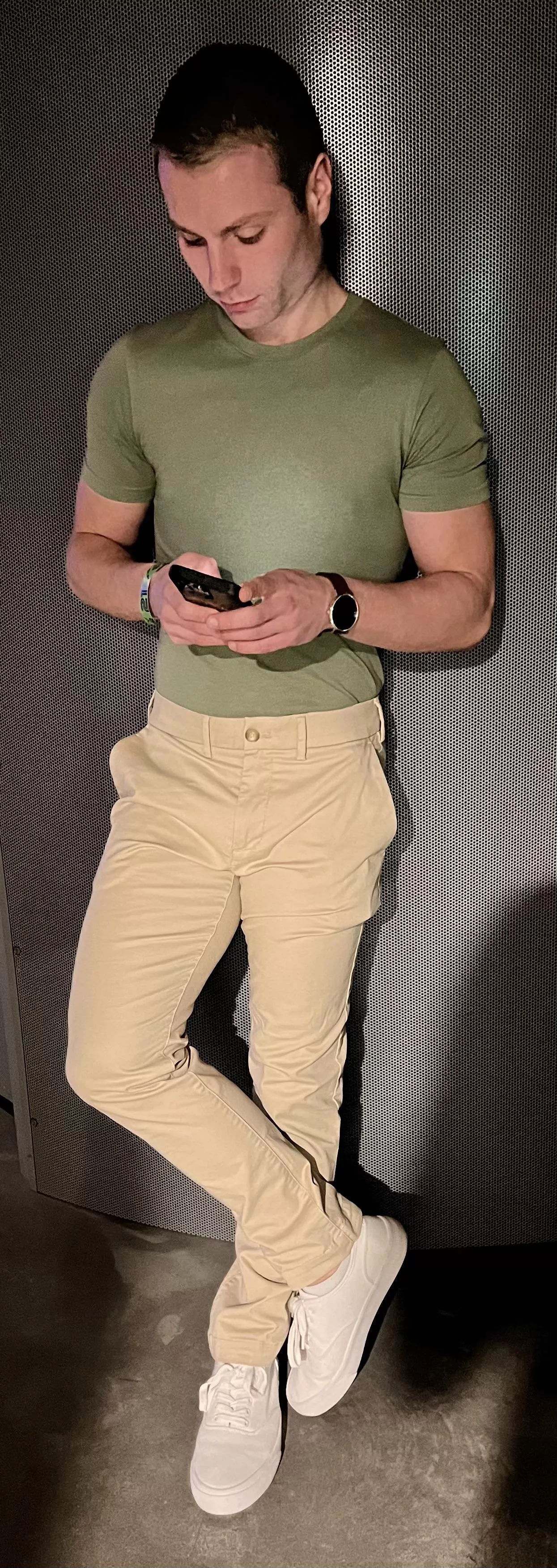 Just casually waiting in line for the restroom 😋