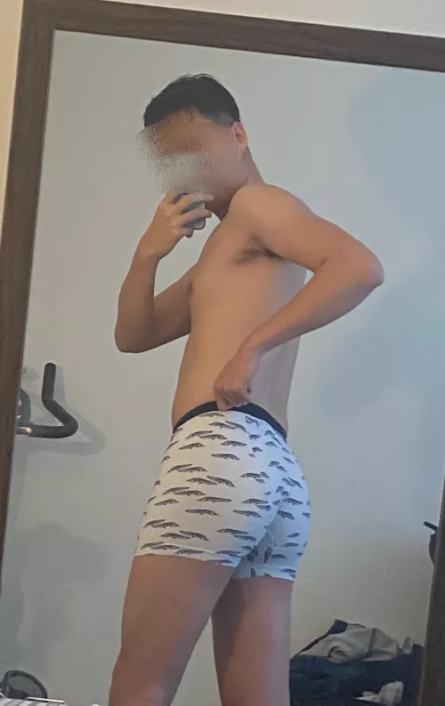 Just getting ready for the day. Hope everyone has a great week :)