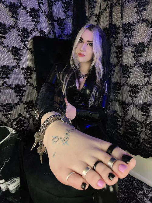 Just wanted to show a close up of my pretty toes and toe rings