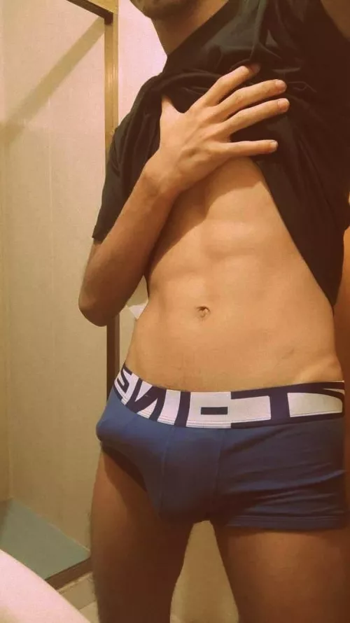 lick my bulge