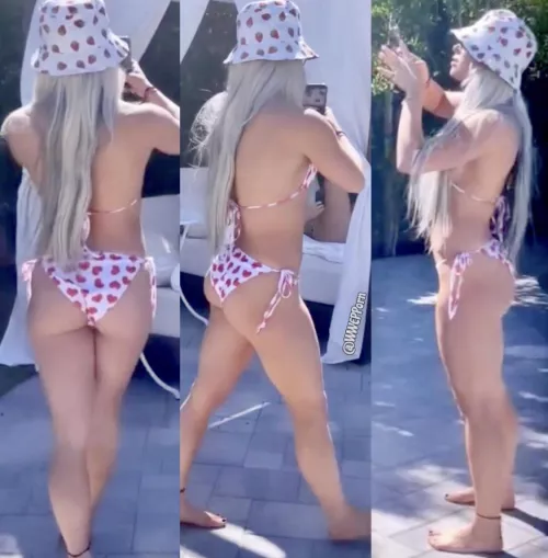 Liv Morgan’s cute ass