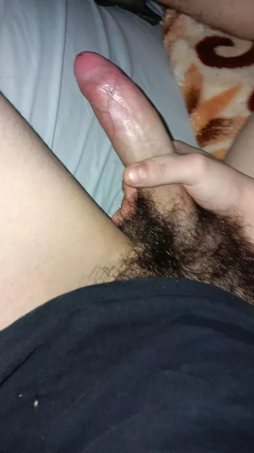 looking for someone hung to jerk with lmk