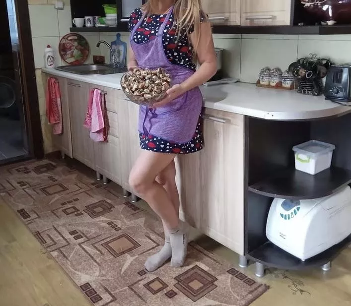 Mom thinks I am looking at food she made 😂