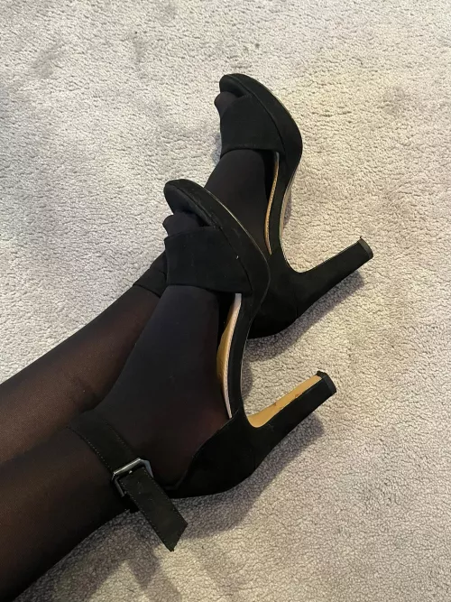 My favorite nudes.. heels that is!