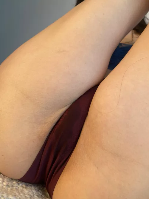 My juicy peach makes me drool