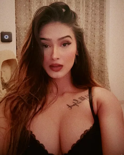 Sexy Cleavage 🥵💦🔥 [F]