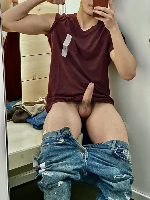 shirt is small but this dick XL 🍆