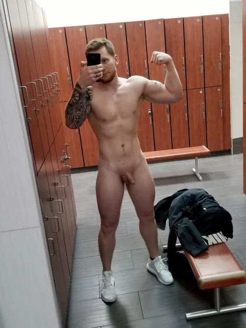 Somehow feel MORE naked with my shoes still on lol 😂