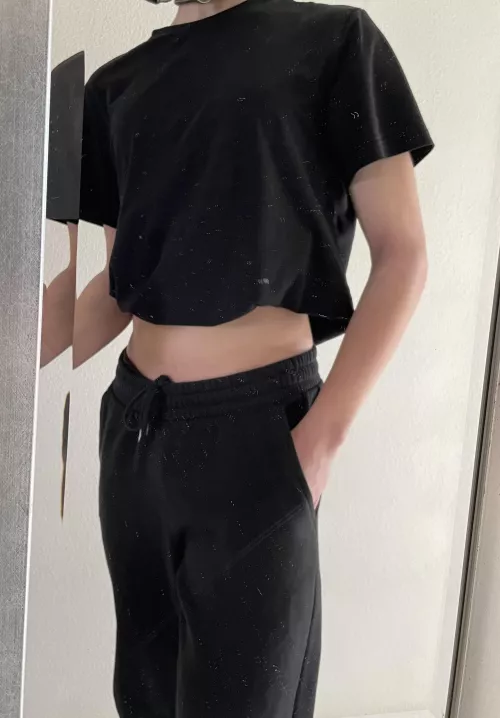 Sorry for the dirt mirror but I felt cute >///<