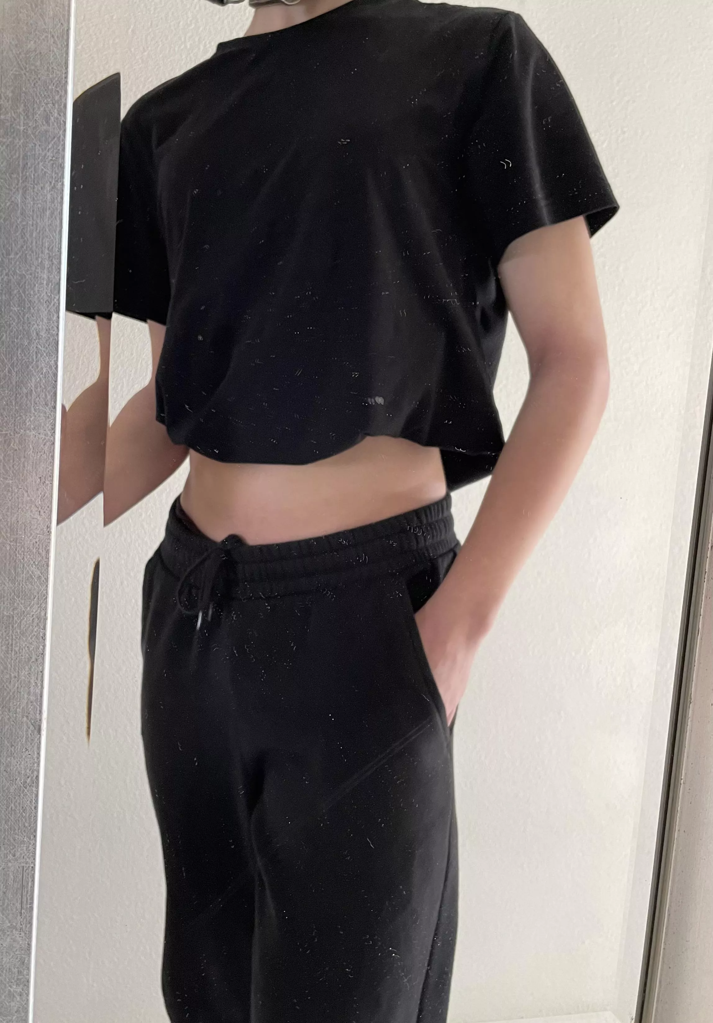 Sorry for the dirt mirror but I felt cute >///<