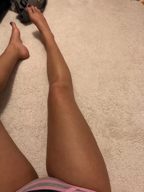 Stripes, legs, and feet