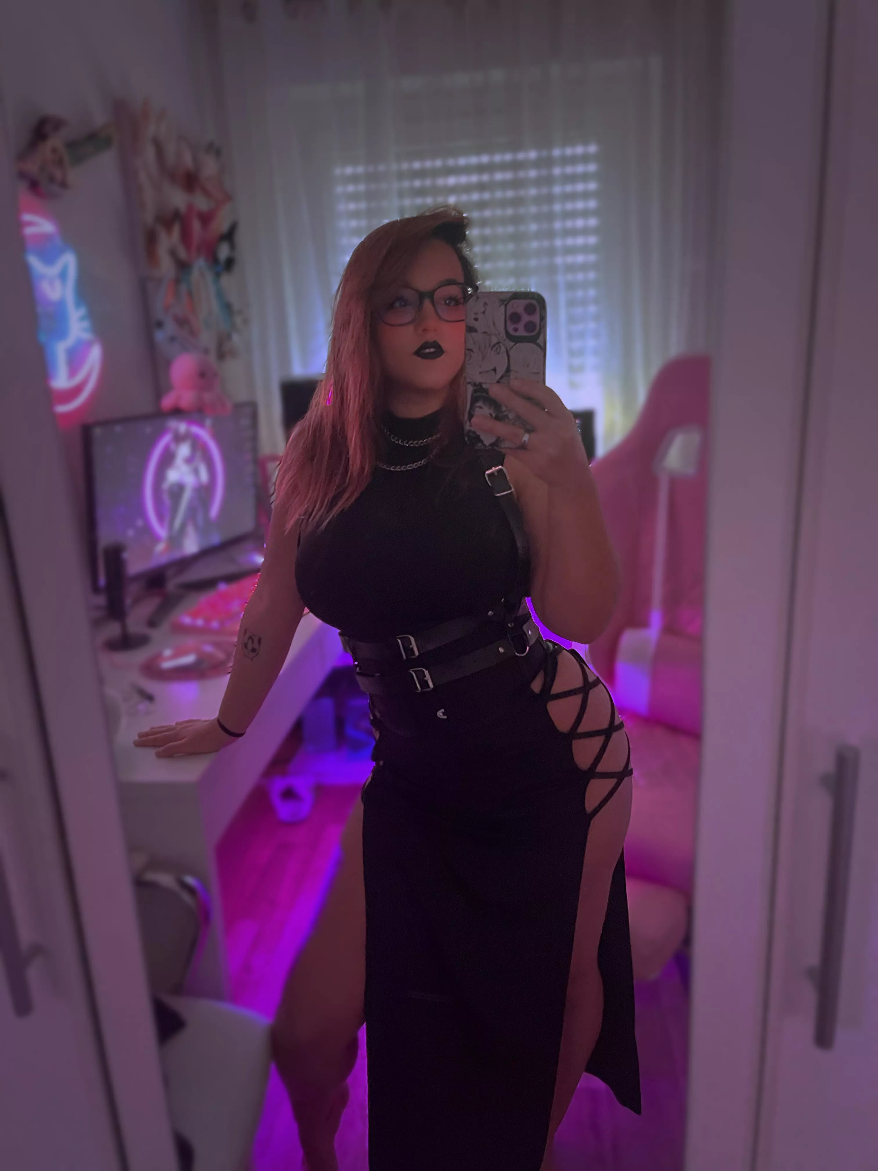 The dress id use on our first date [f]