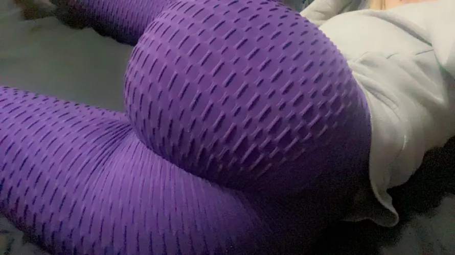 These pants make me want to squeeze my own ass