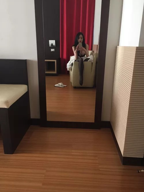 Turn the arrow orange so I can prove to hubby that a lot of guys would fuck me