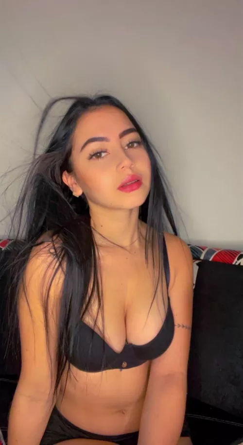 Wanna play with me 💋