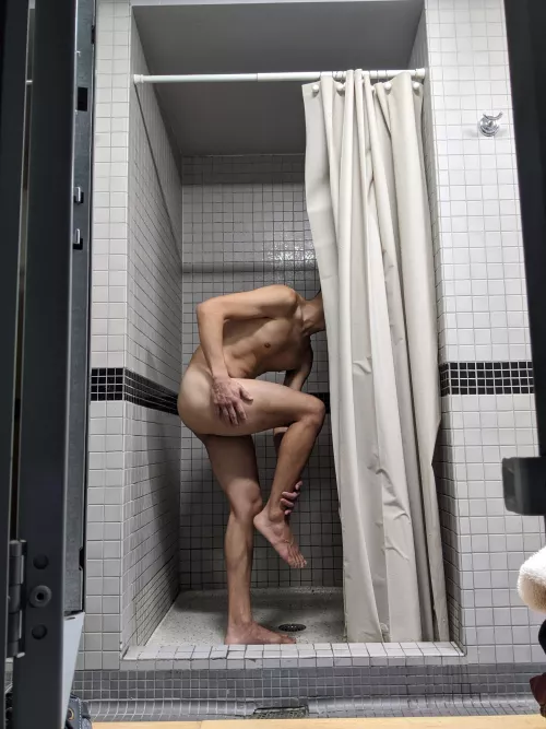 Who else likes to leave the curtains open when showering in locker rooms?