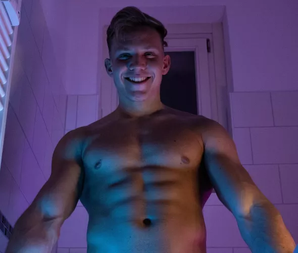 Who wanna play with me 😈