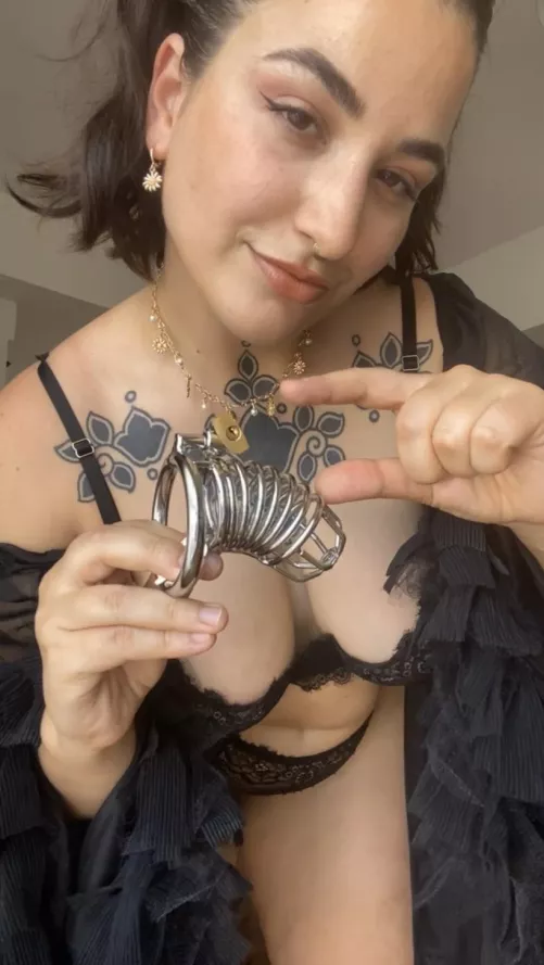 Who you think you’re fucking with that peanut? [DOMME]