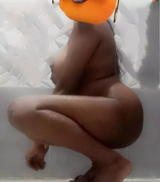 Would you (F)uck or Eat me in this position 😘