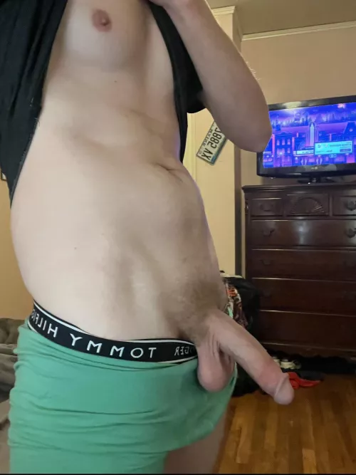 Yeah bro I do really still rock a full bush. Wanna see?