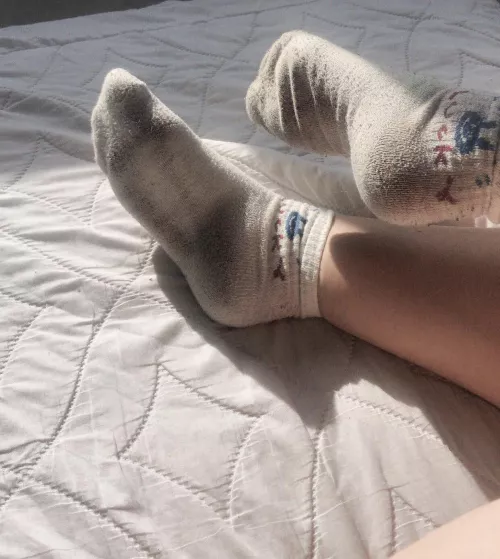 3 Days for 25$. Can ship them out tomorrow morning. Discreet, vacuum-sealed shippening with a tracking number