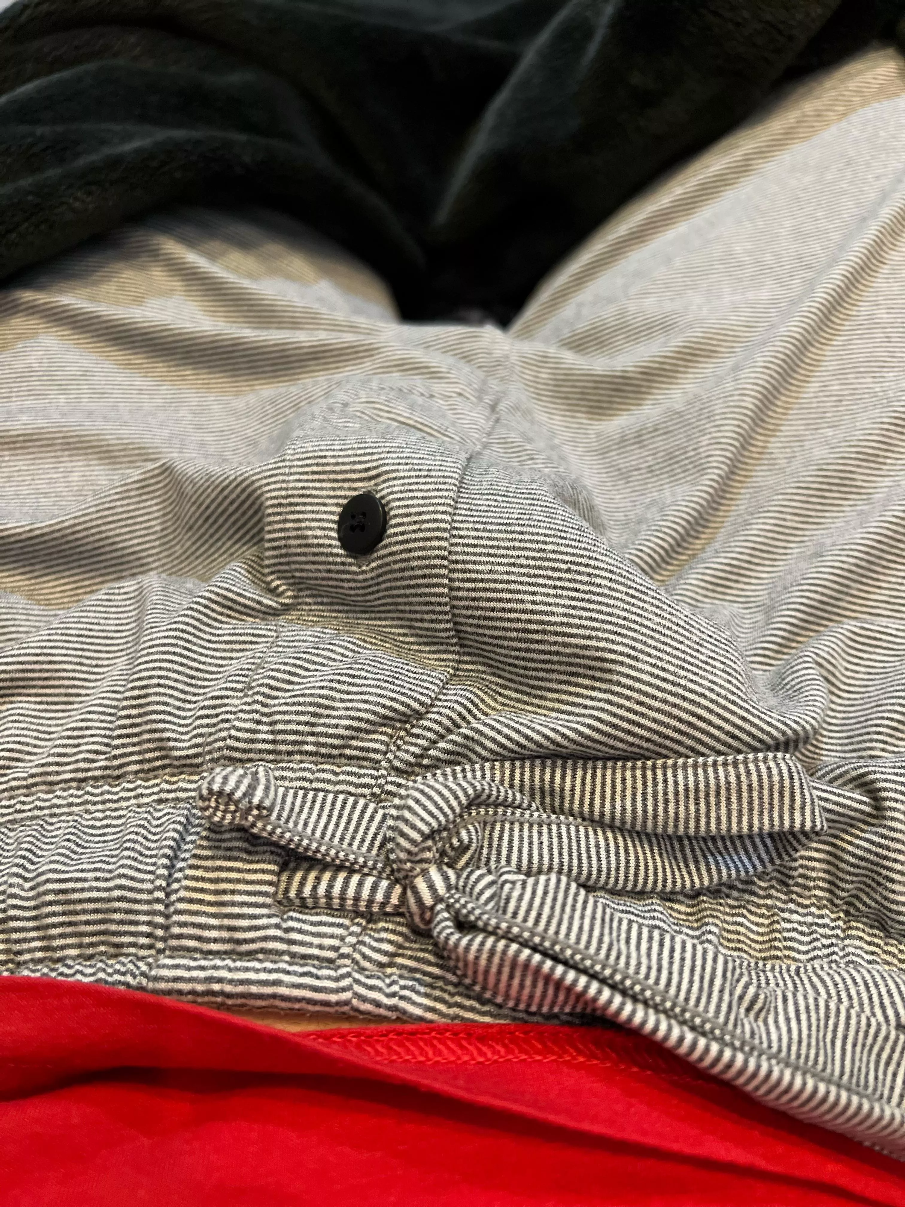 31 finally relaxing after a long day. Any boys or bros need some relief? Sc: nocturnal_91