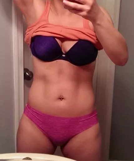 35 [F] daily physique check-in :)