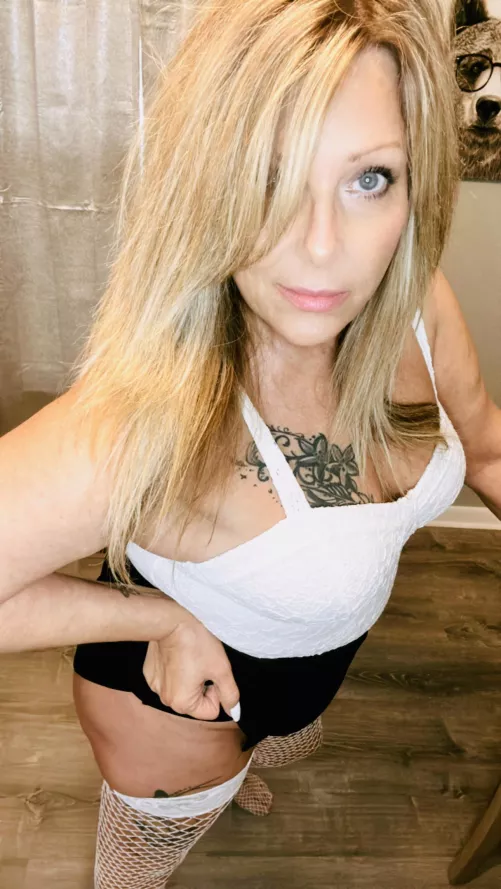 50F naughty cougar blondes are more fun