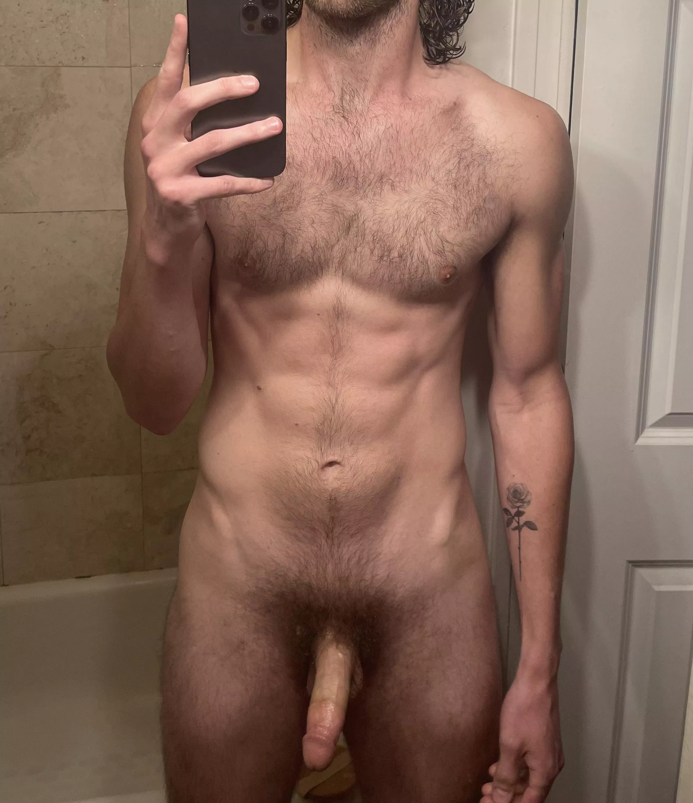 Come play with my chest and then make your way down to my hairy pubes and cock 😏🔥