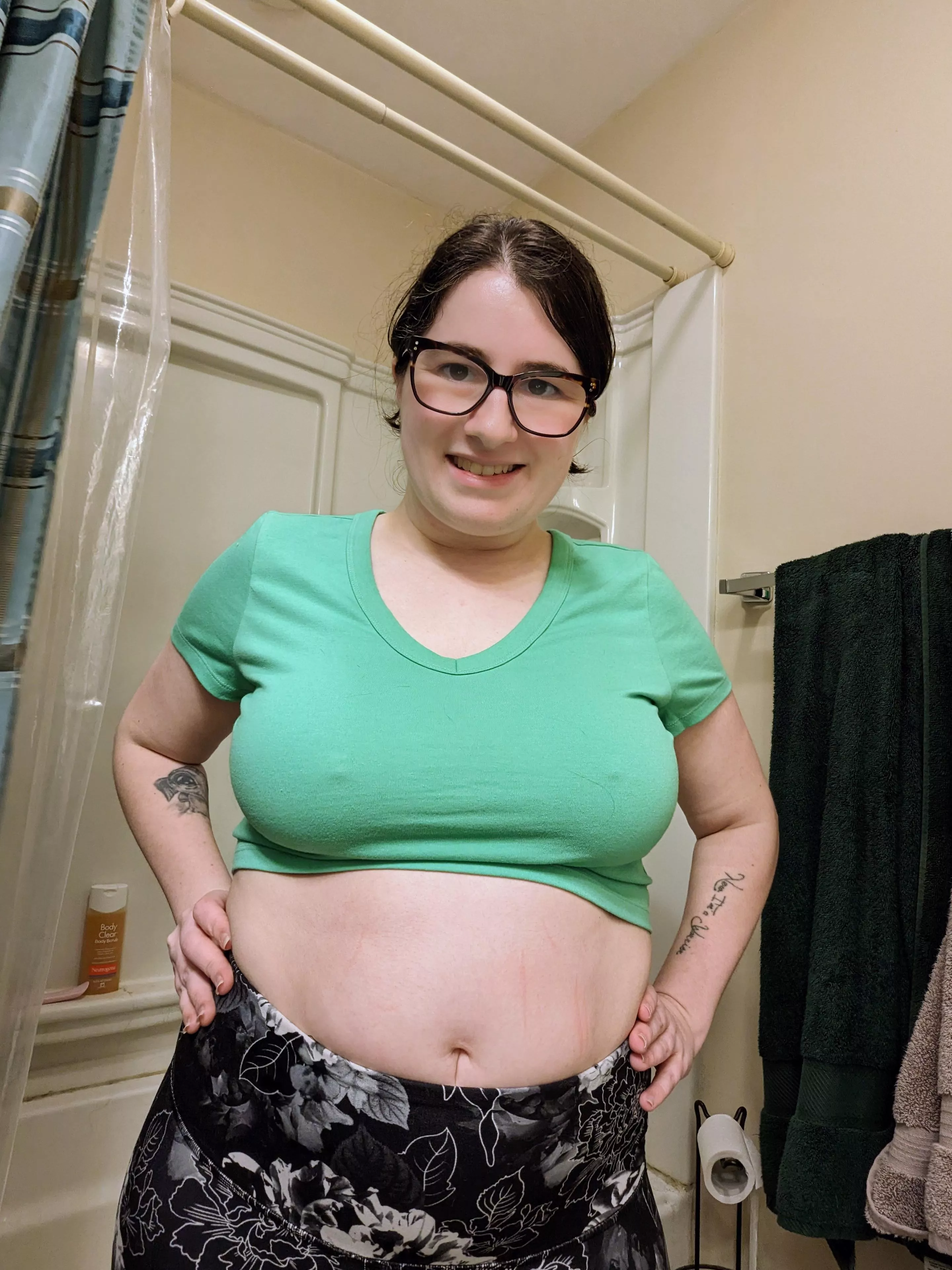 crop tops make me feel sexy 😊