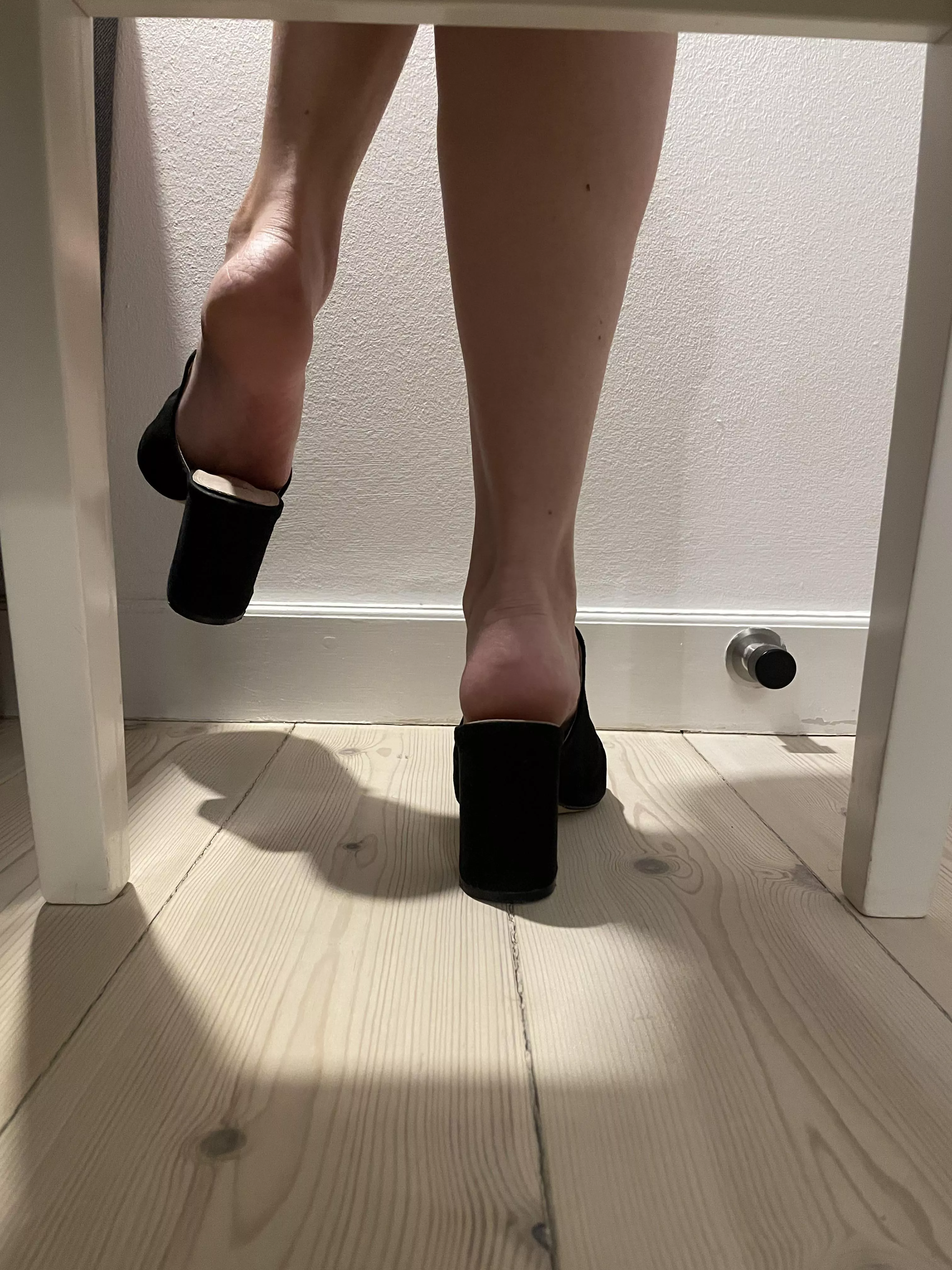 Dont look, im working.. 😌