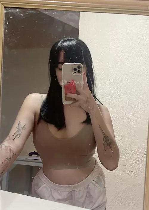 excuse my dirty mirror🙃 hi (f)