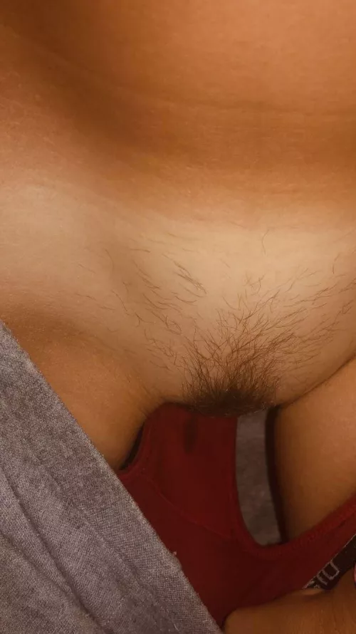 [F, 36] Hairy and wet