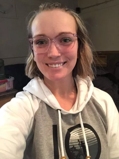 F29 these glasses make me look cute ......or no lol 💖