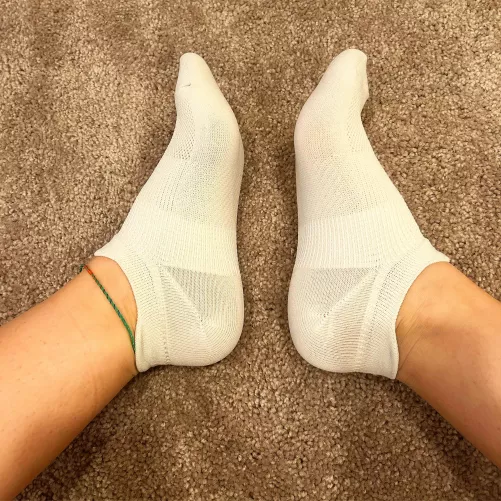 [Female] I love how my pretty white socks look.