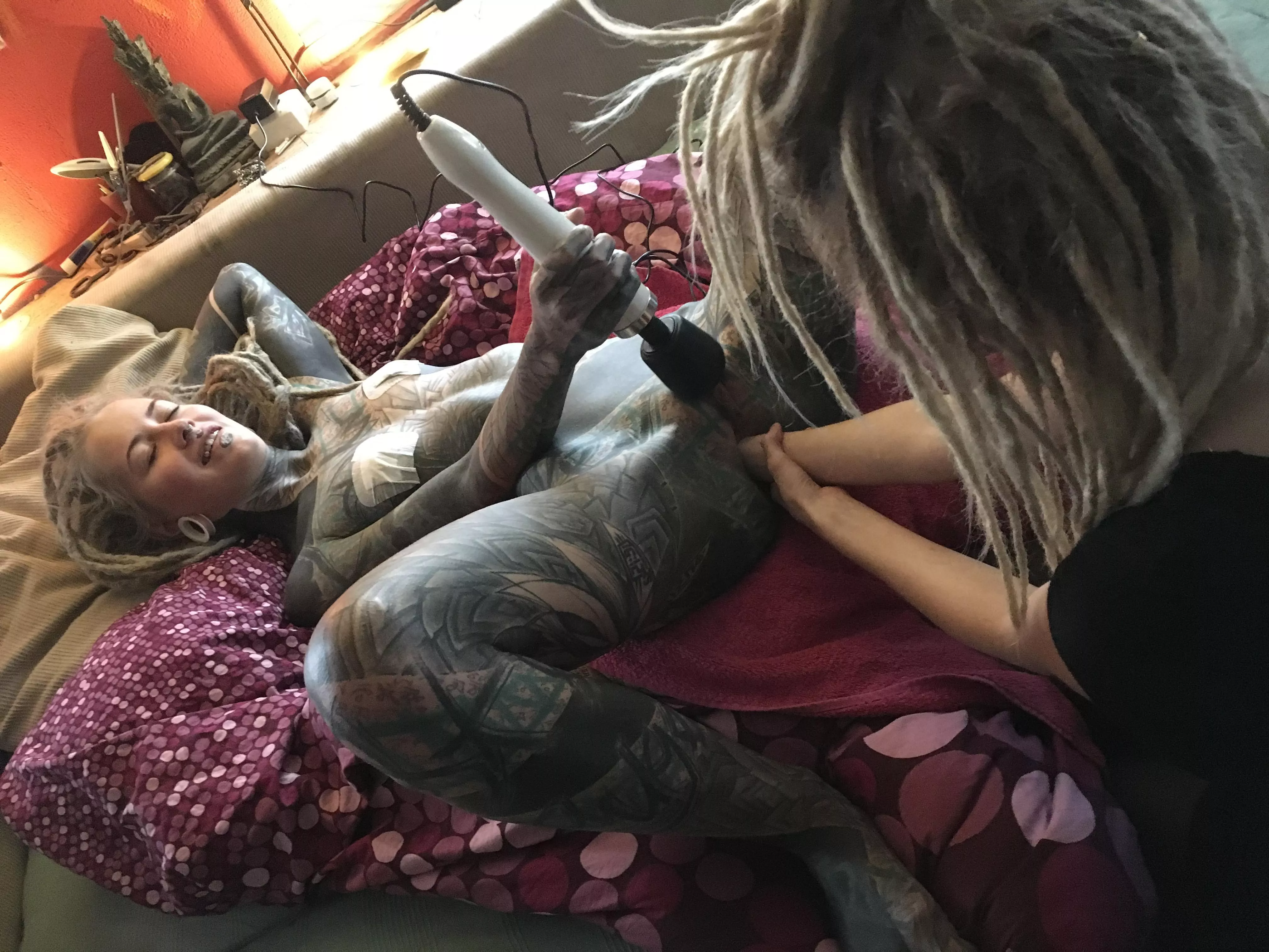 Fisting with a vibrator is always fun!