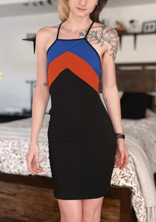 Flat in a tight sleeveless dress [oc]
