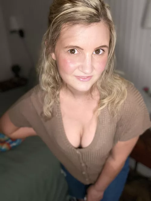 Happy Tuesday, hotties!