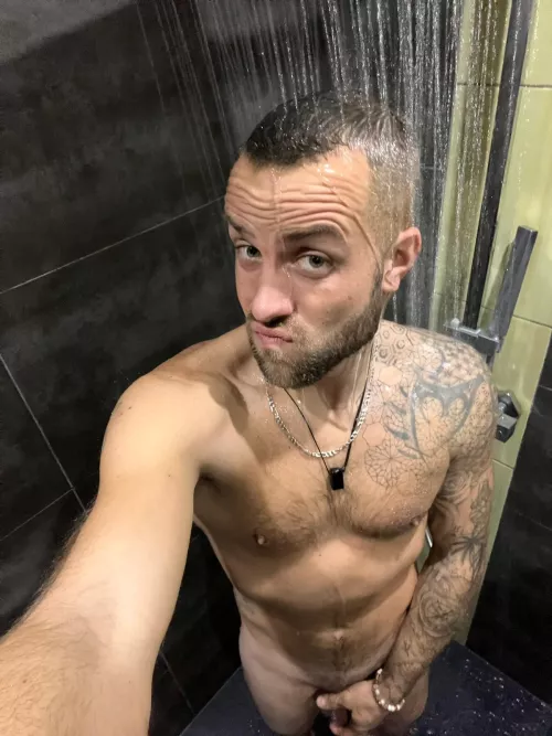 Hi everyone 😈🙈