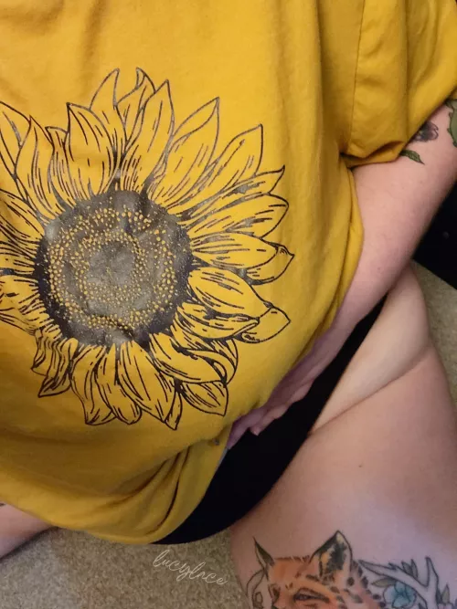 hip cleavage is my favorite part of the body 🥵