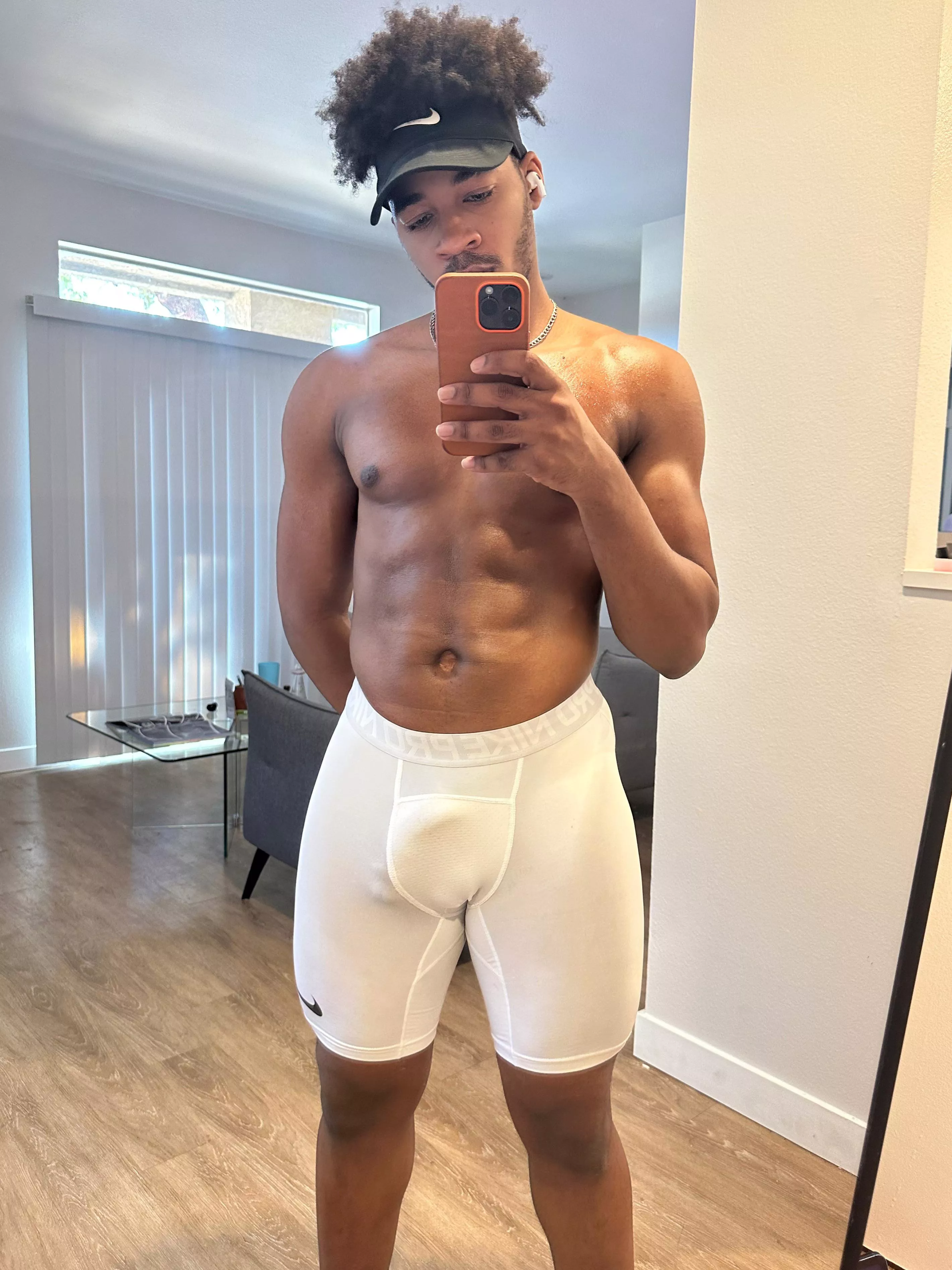 I always want head after the gym👅