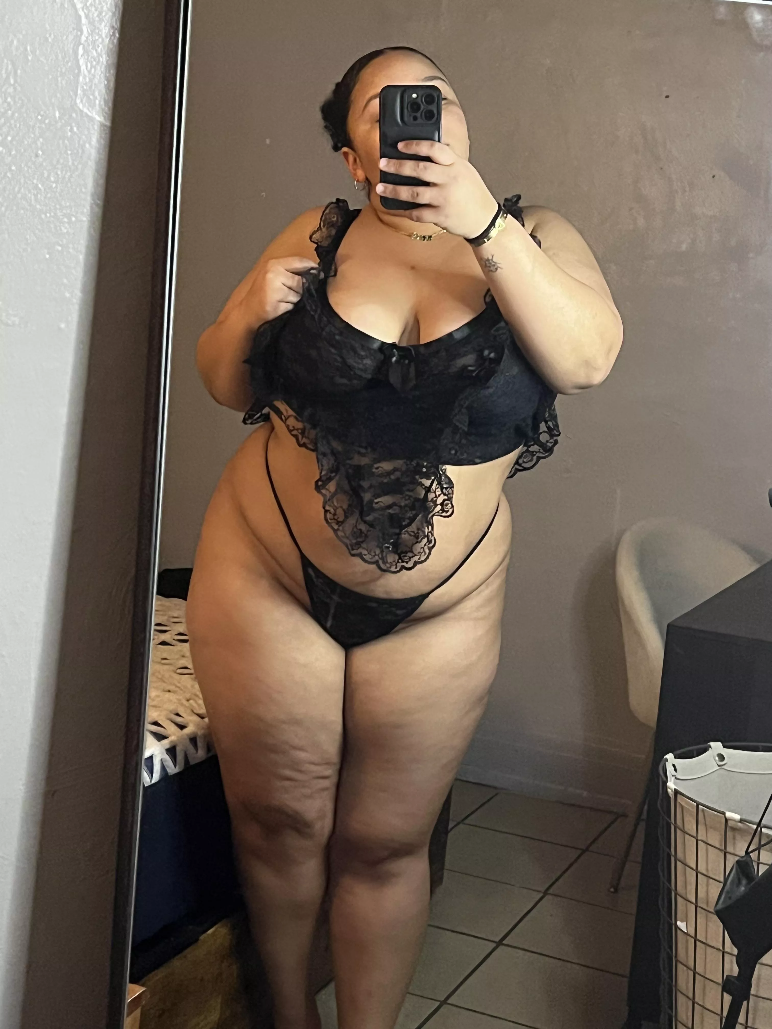 I love playing dress up☺️…. buttt these come off sooner or later 👀😋