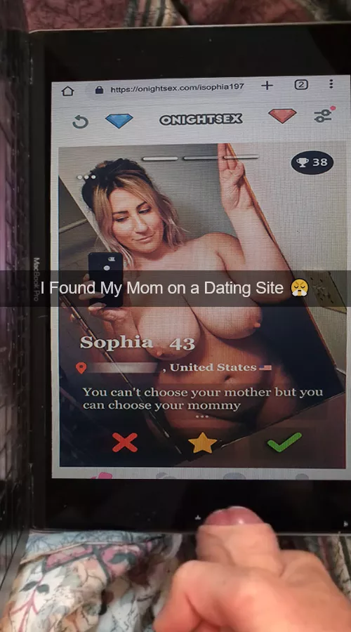 I was looking to fuck a milf and I found my father's wife, so I cum on her photos