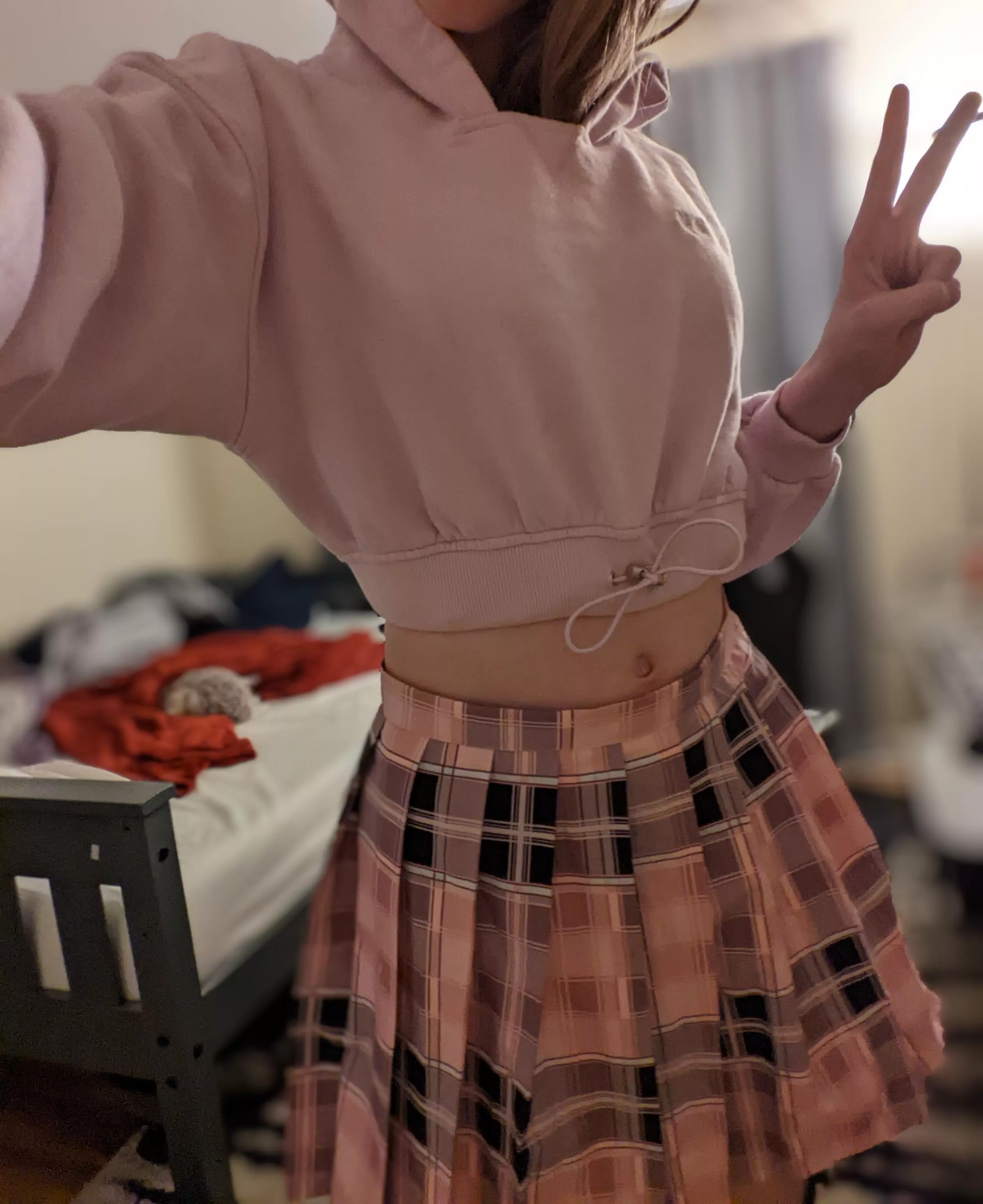 I've been getting into crop tops~✨ what do you guys think~?